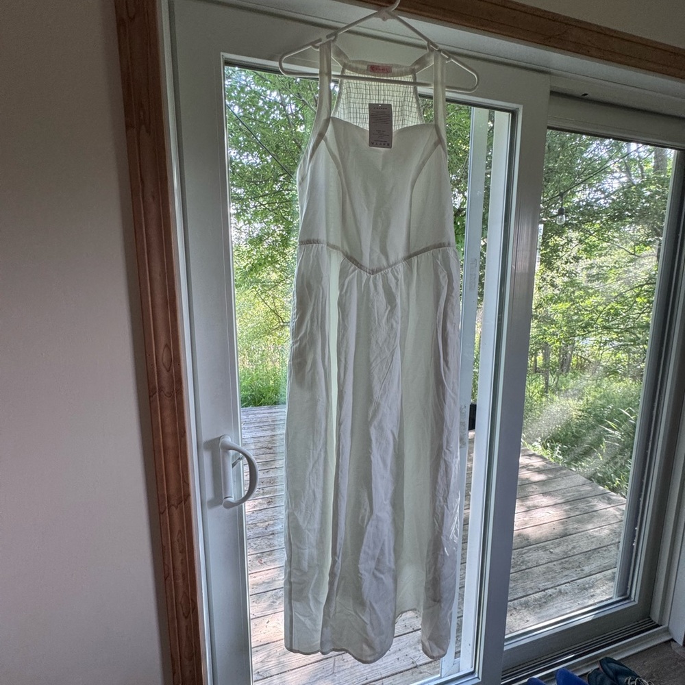 Elegant White Maxi Dress